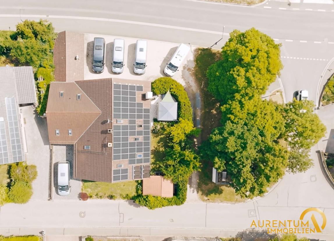 Außenansicht (Möglichkeit mit Stellplätzen)