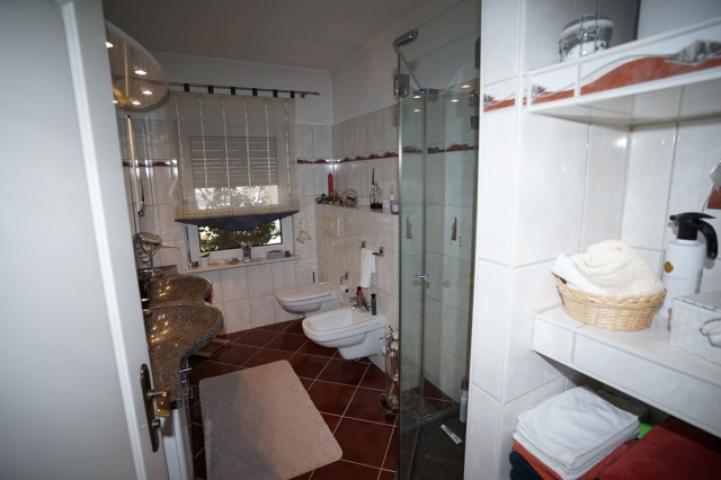 Duschbad EG