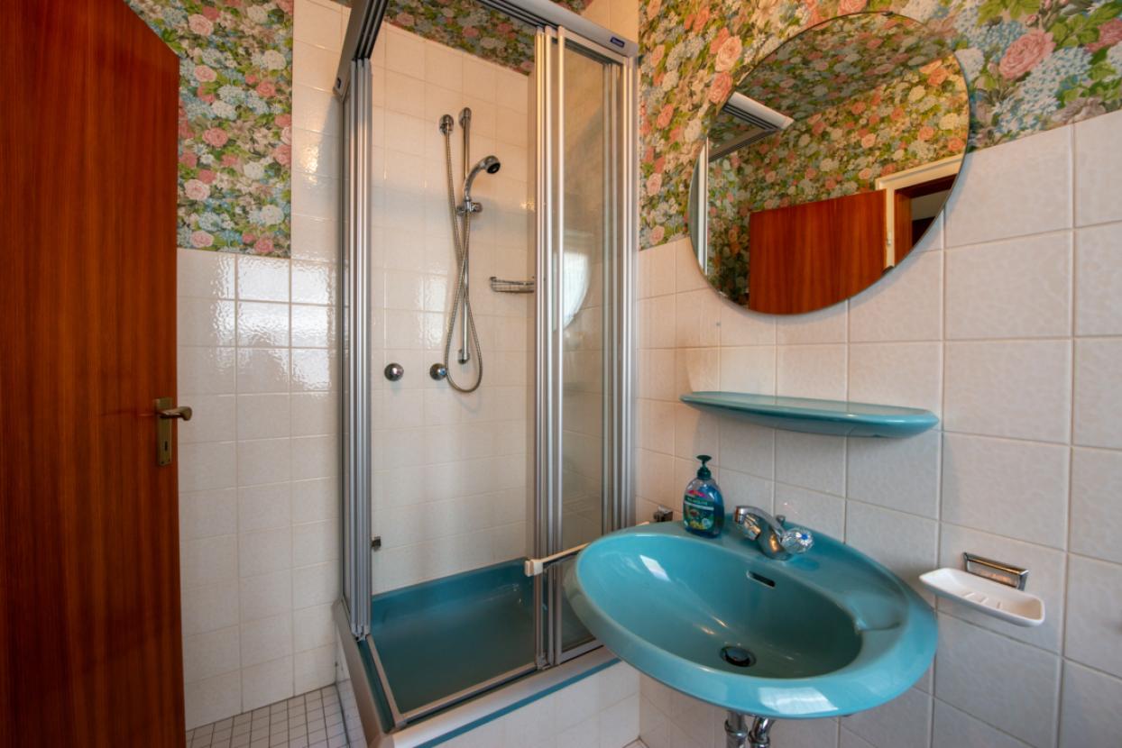 1. Badezimmer OG
