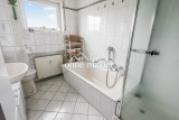 WC mit Wanne und Dusche