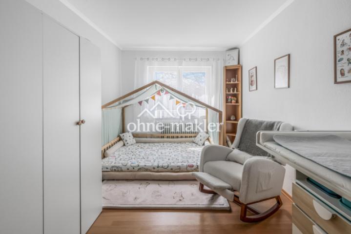 Kinderzimmer Richtung Fenster