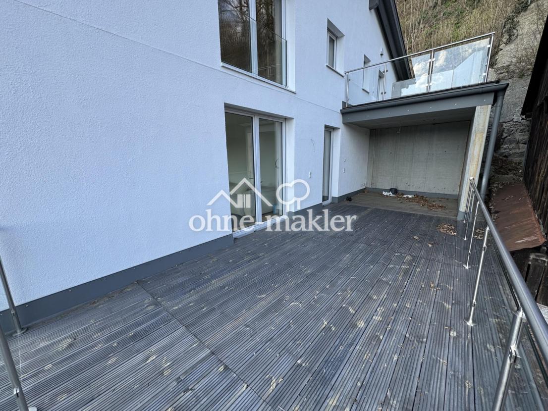 Terrasse mit Unterstand