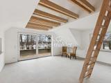Wohnzimmer offener Dachstuhl