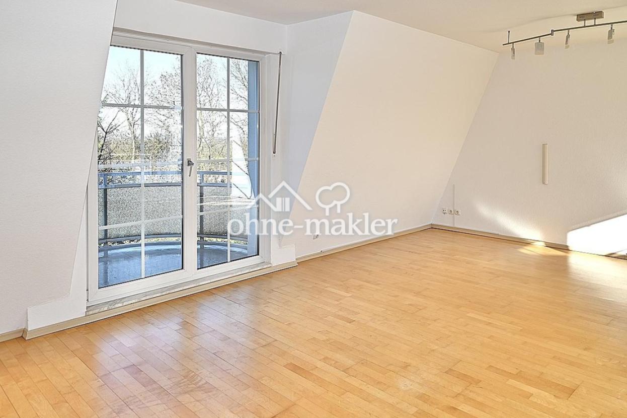 Wohnzimmer Zugang 1. Balkon
