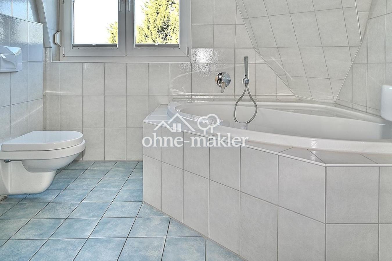 Badezimmer Eckbadewanne