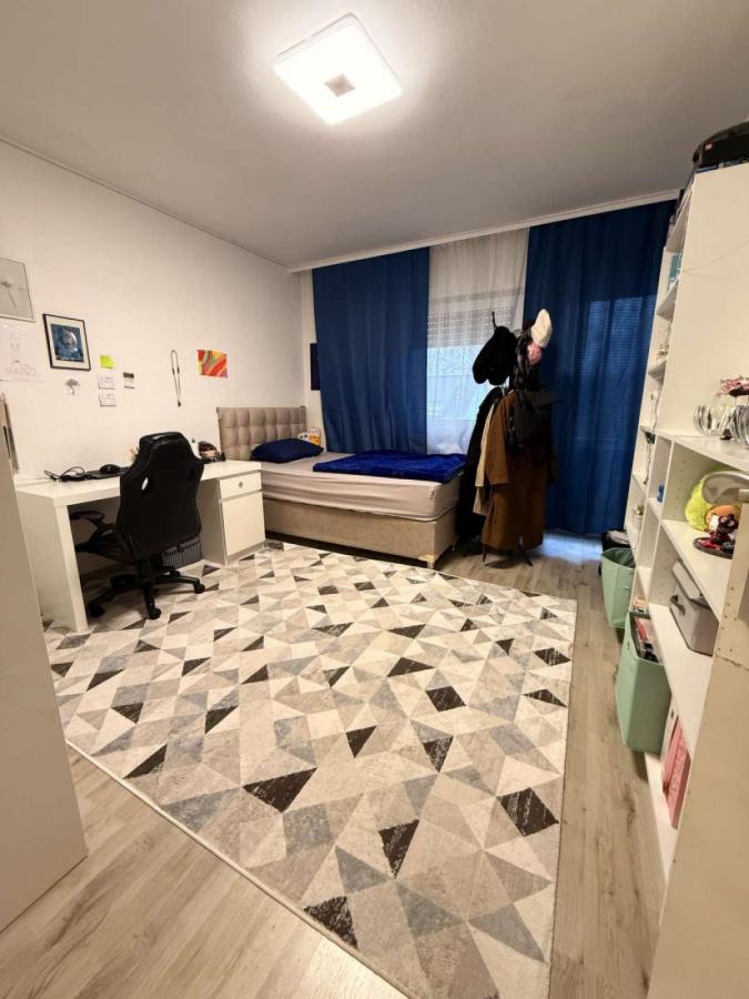 Schlafzimmer 2