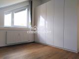 Schlafzimmer/hoher Schrank