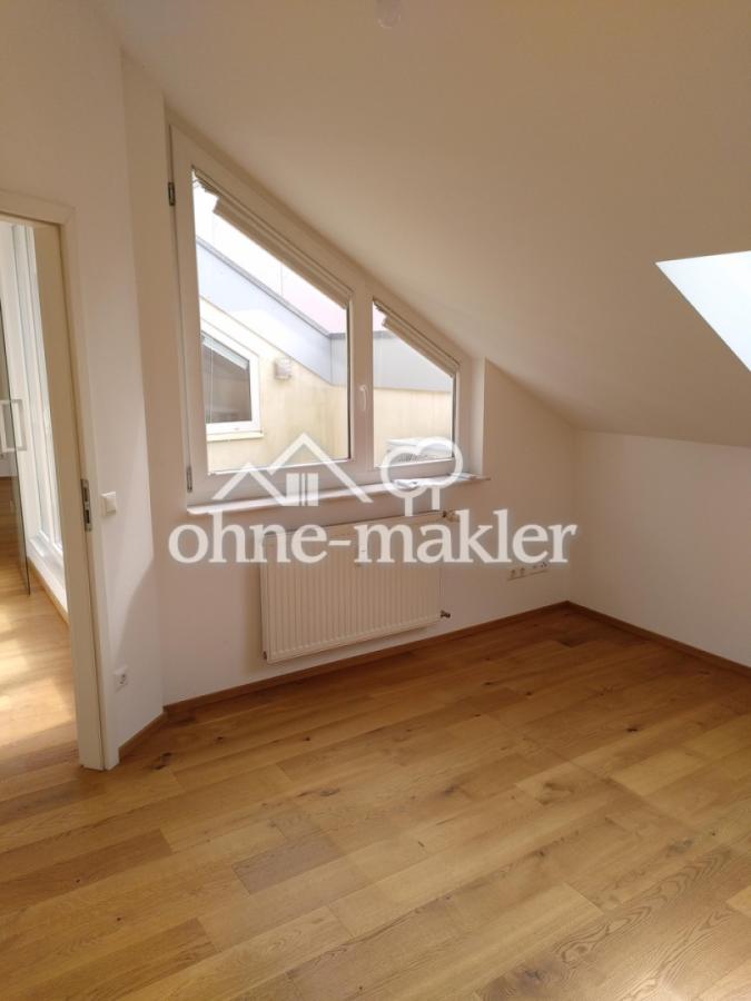 Arbeitszimmer neben Terrasse