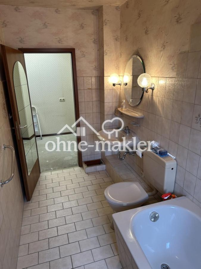 1. OG WC mit Wanne 2