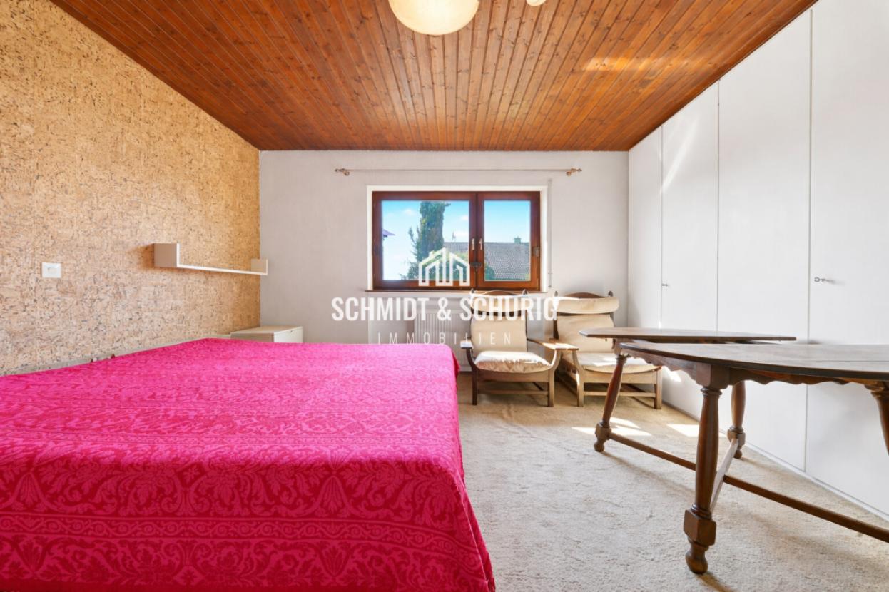 Schlafzimmer / Erdgeschoss