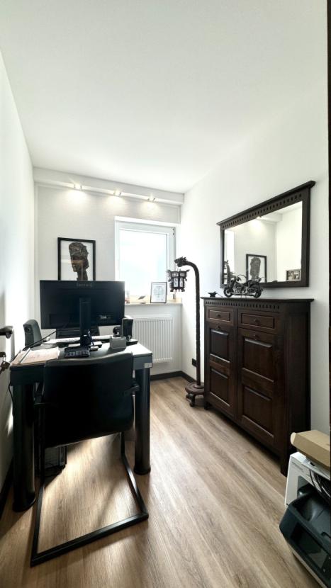 Arbeitszimmer OG