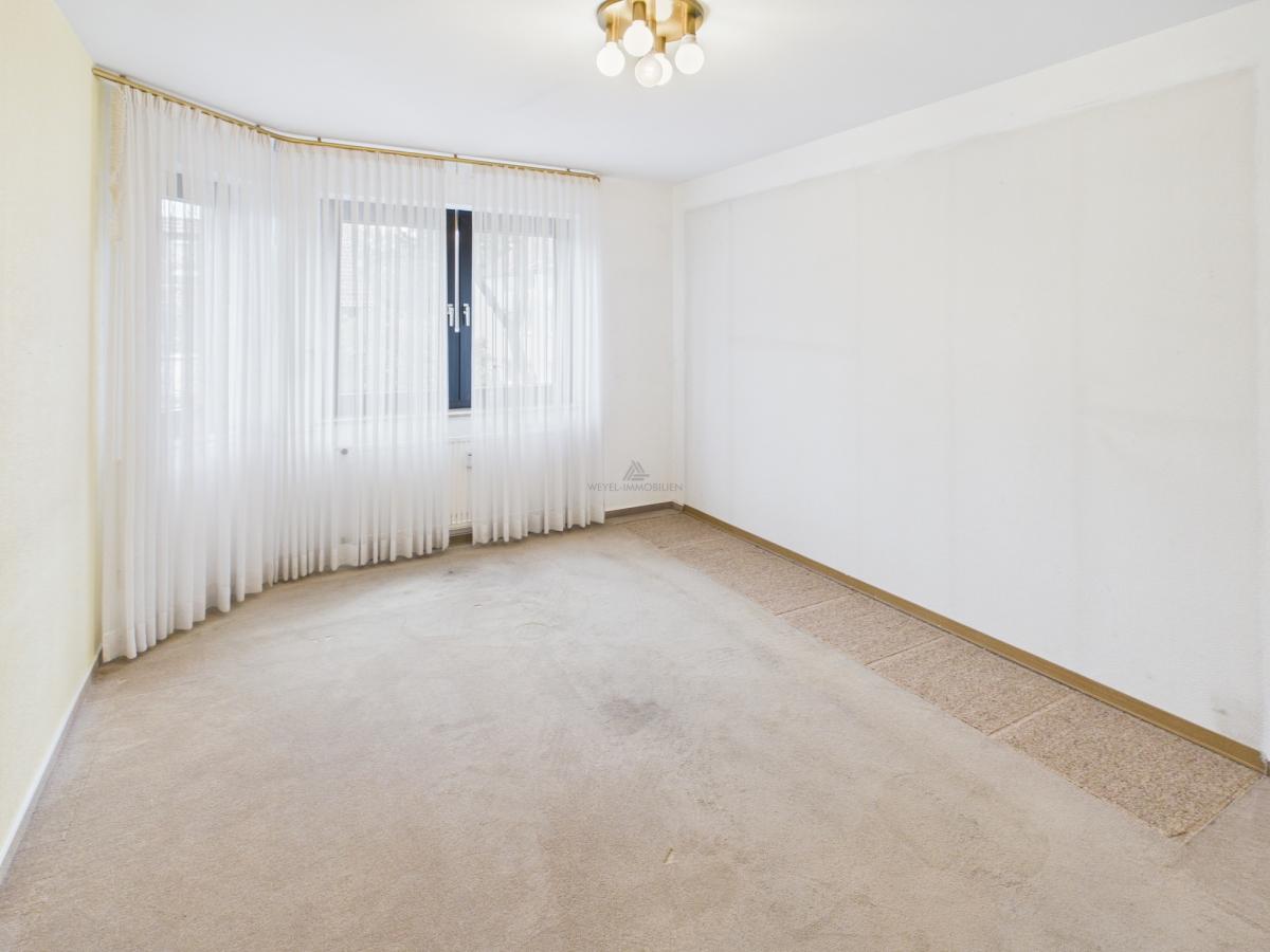 Schlafzimmer- Weyel Immobilien