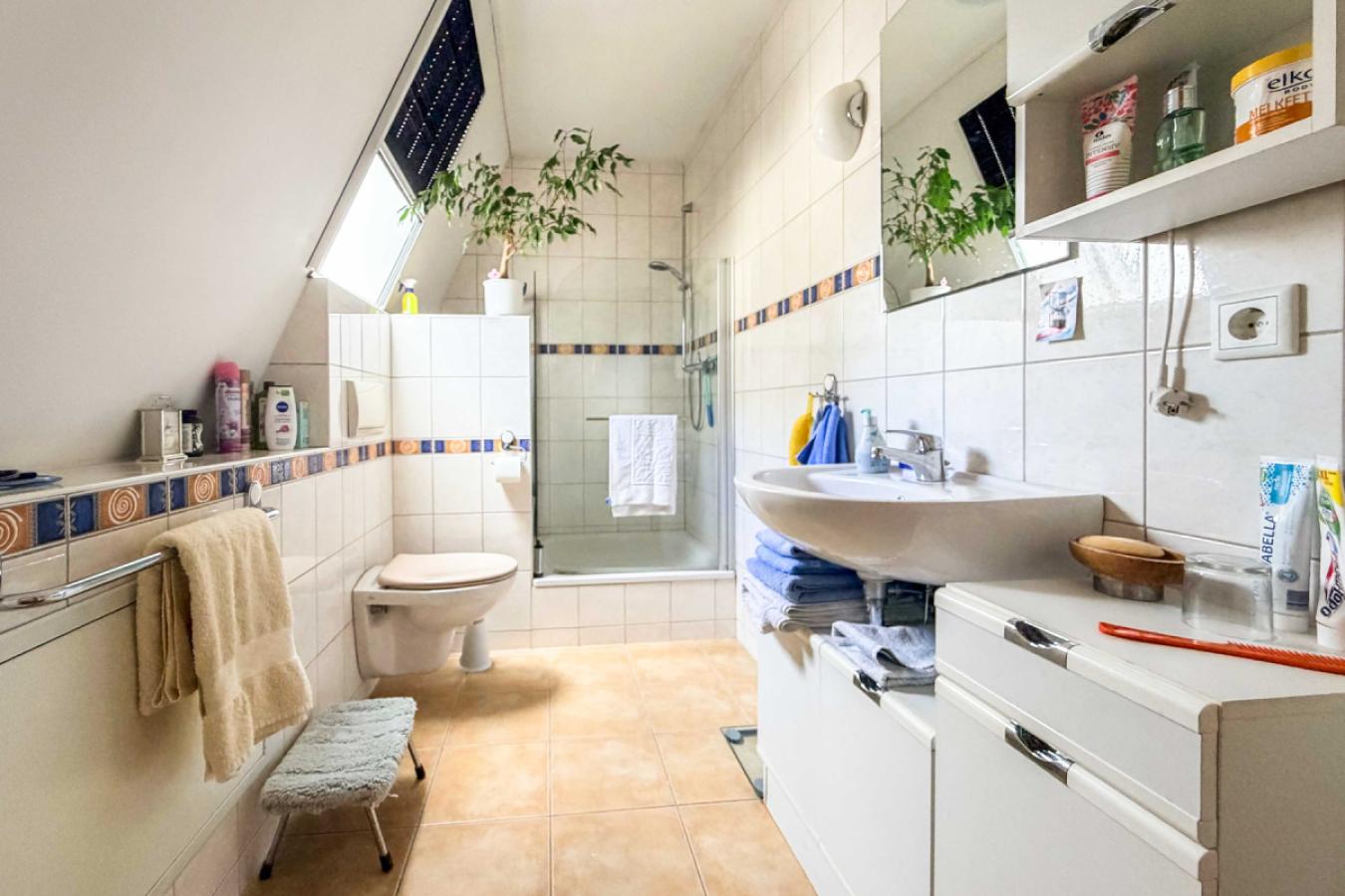 Badezimmer 2. OG