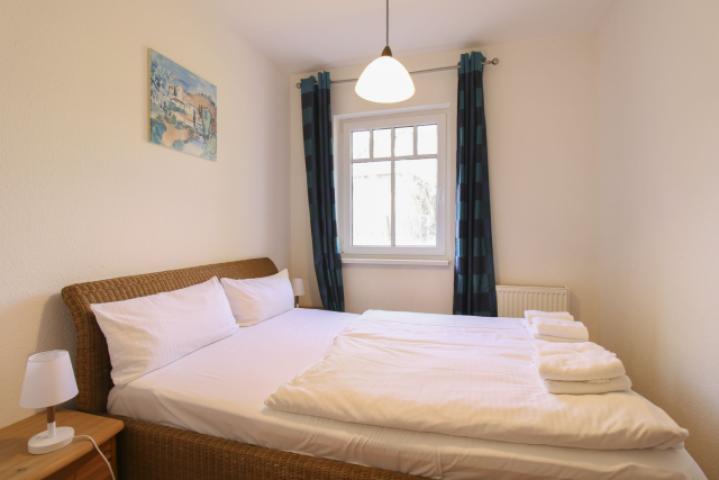 Schlafzimmer 2