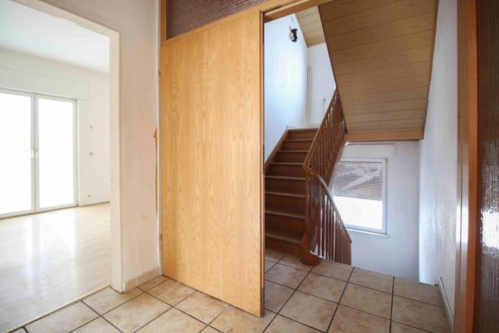 Treppenhaus - Zugang Wohnung 1 und 2