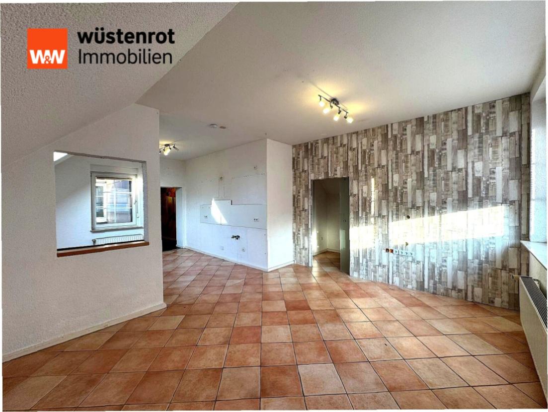 Wohnzimmer mit angrenzendem Zusatzräumen