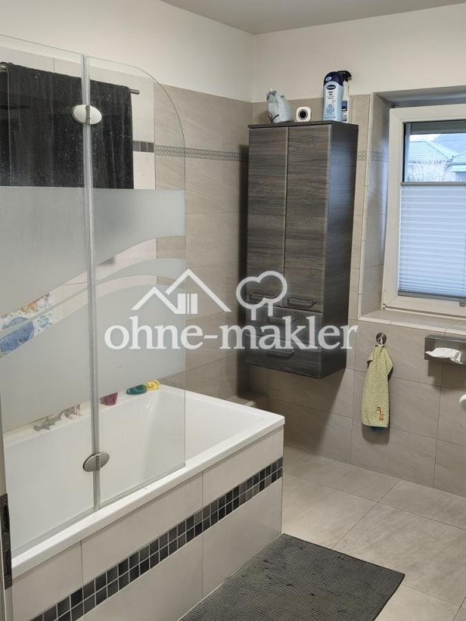 Bad mit Badewanne
