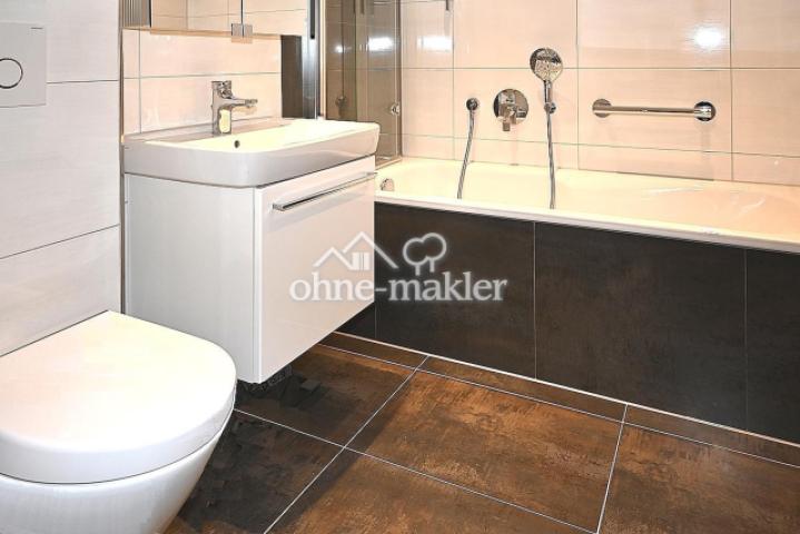 Badezimmer mit Badewanne