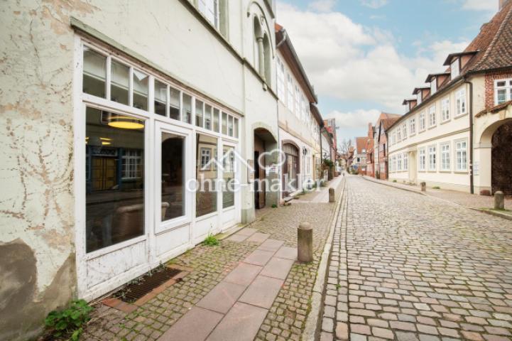 Straßenansicht 2