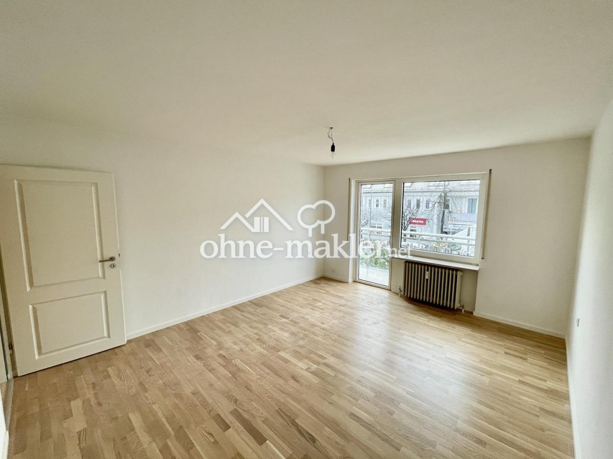 Schlafzimmer mit Balkon