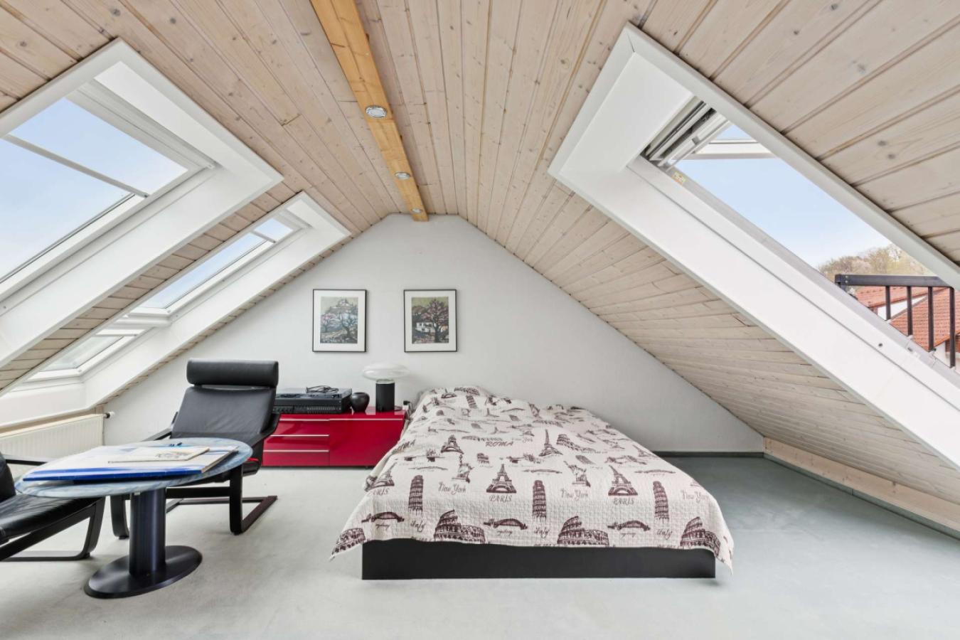 Schlafzimmer DG