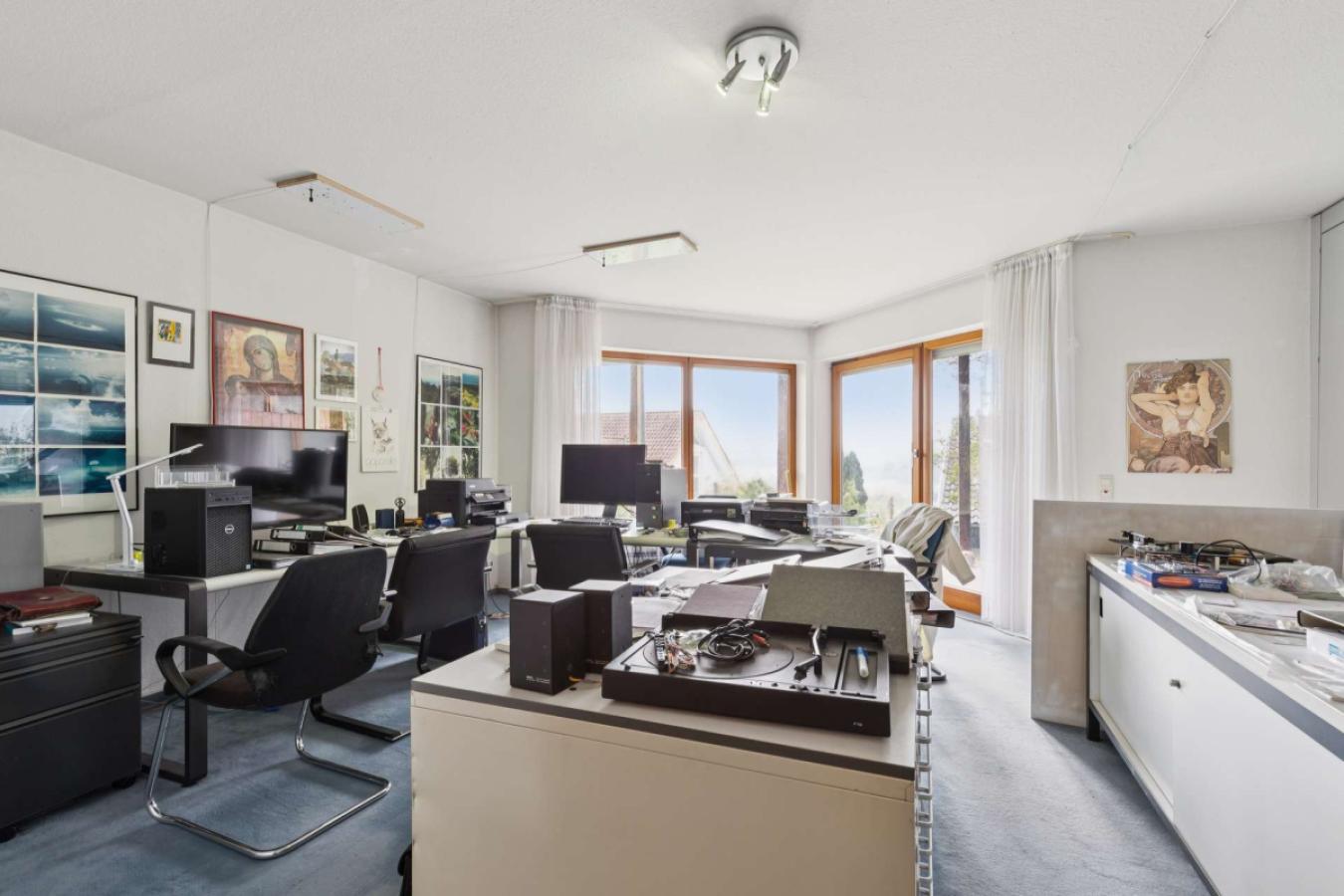 Büro UG