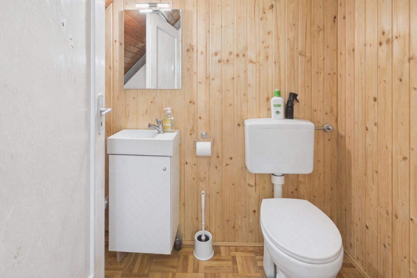 DG WC