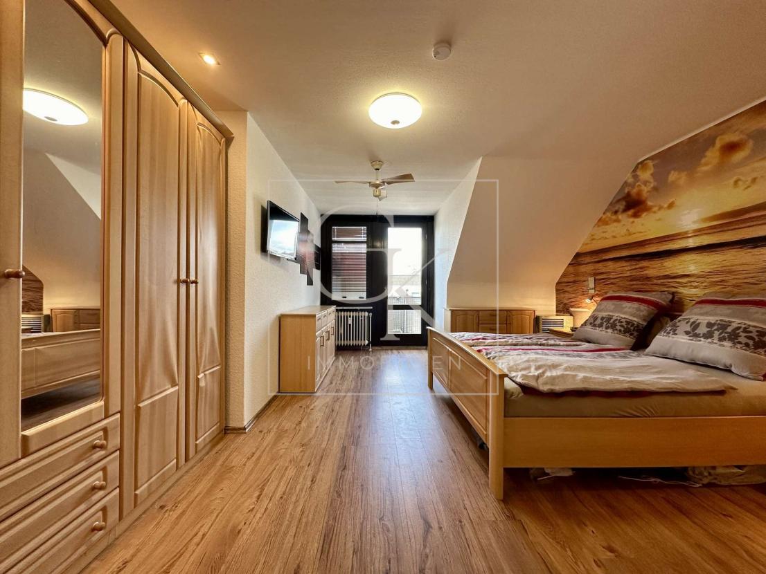 Schlafzimmer mit 2. Balkon