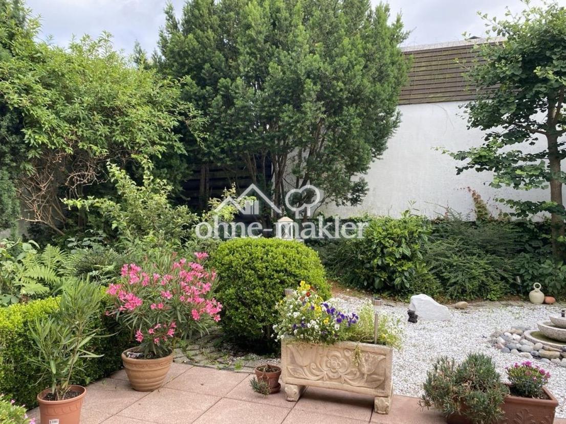 Garten im Sommer
