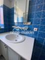 Badezimmer mit Dusche