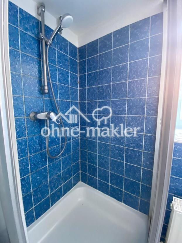 Badezimmer mit Dusche
