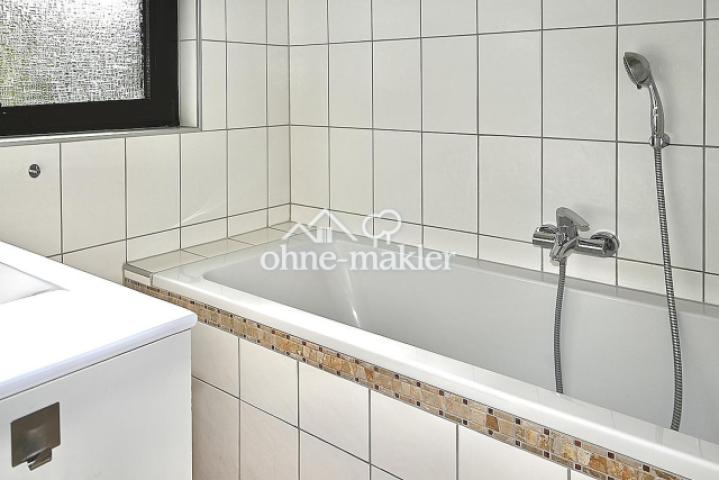 EG Badezimmer Badewanne