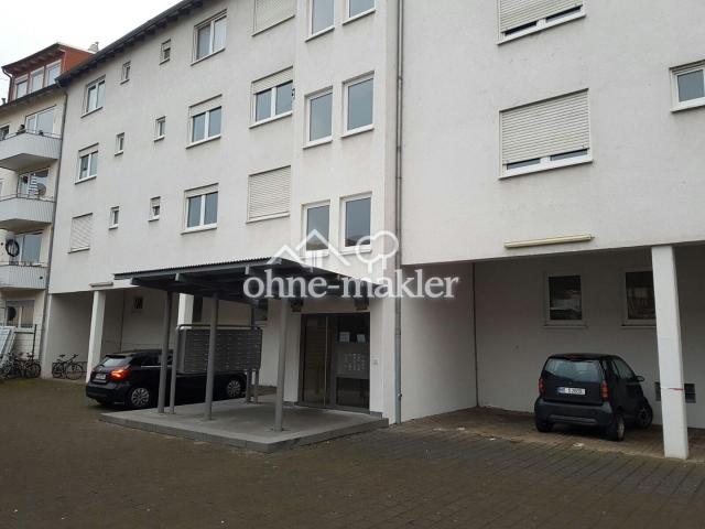 Rückseite Haus und Stellplätze