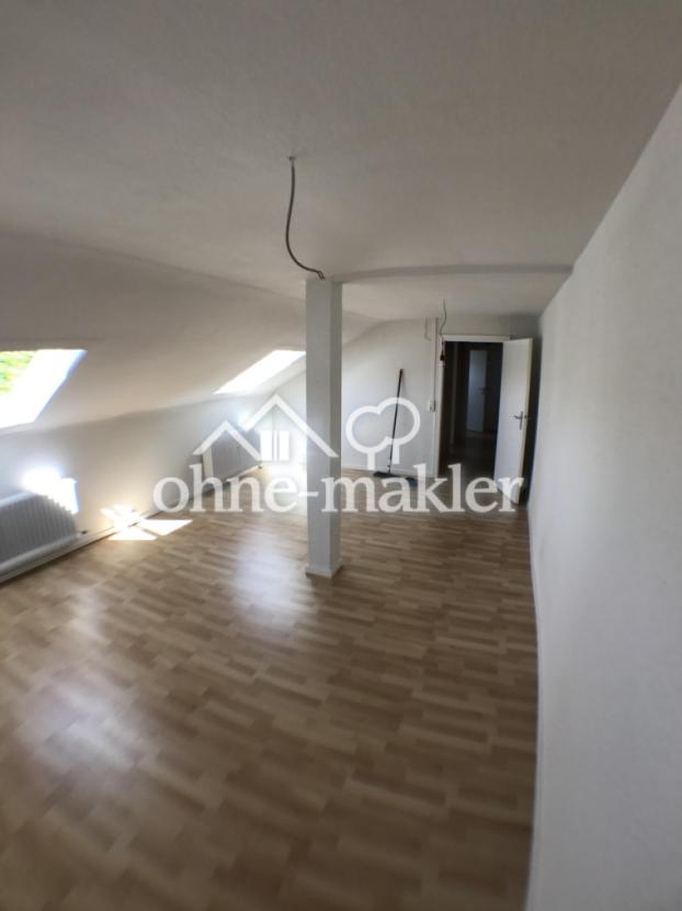 Wohnzimmer_Blick 1