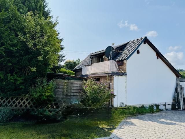 seitliche Hausansicht