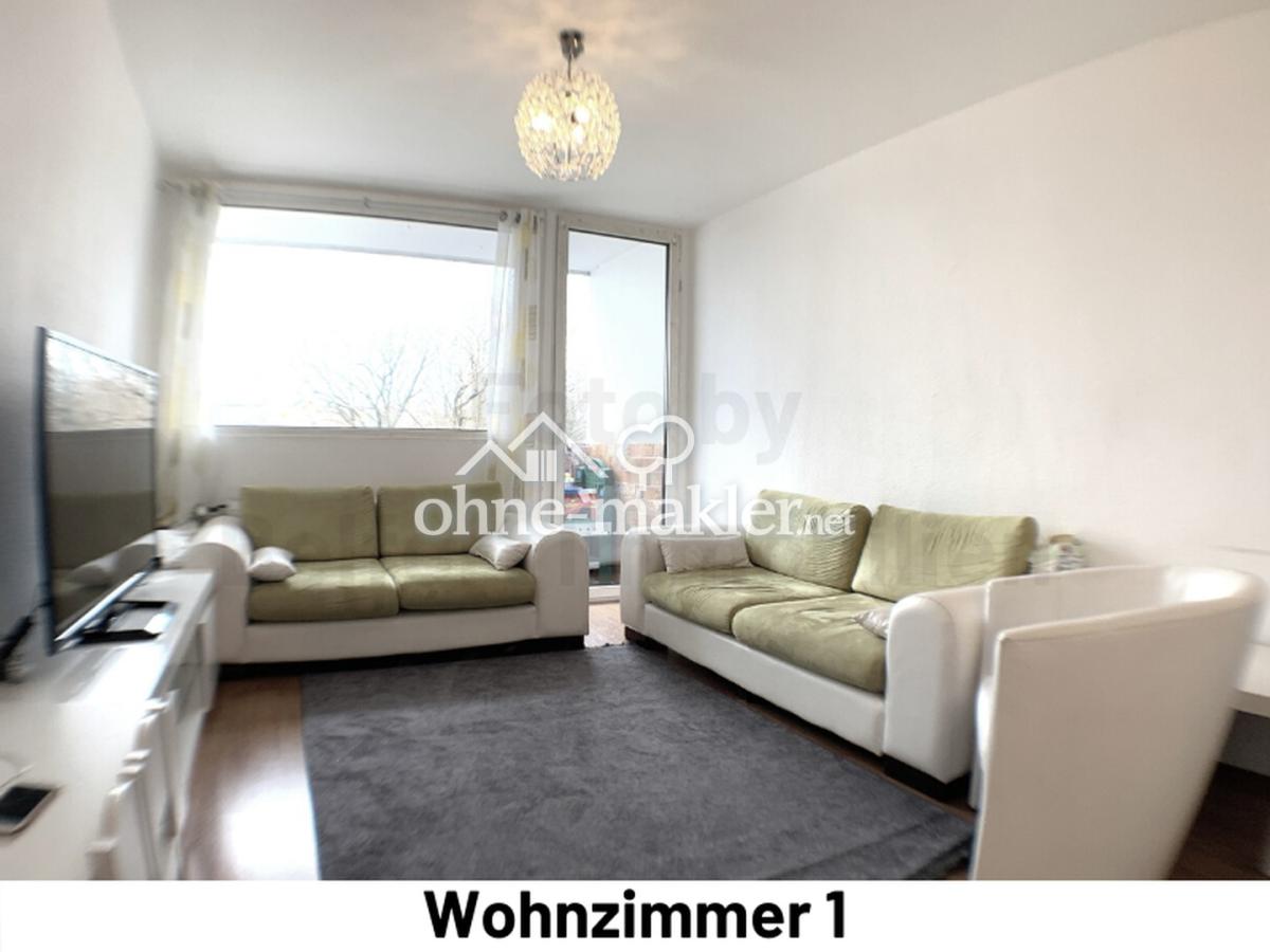 Wohnzimmer (Blick zum Balkon)