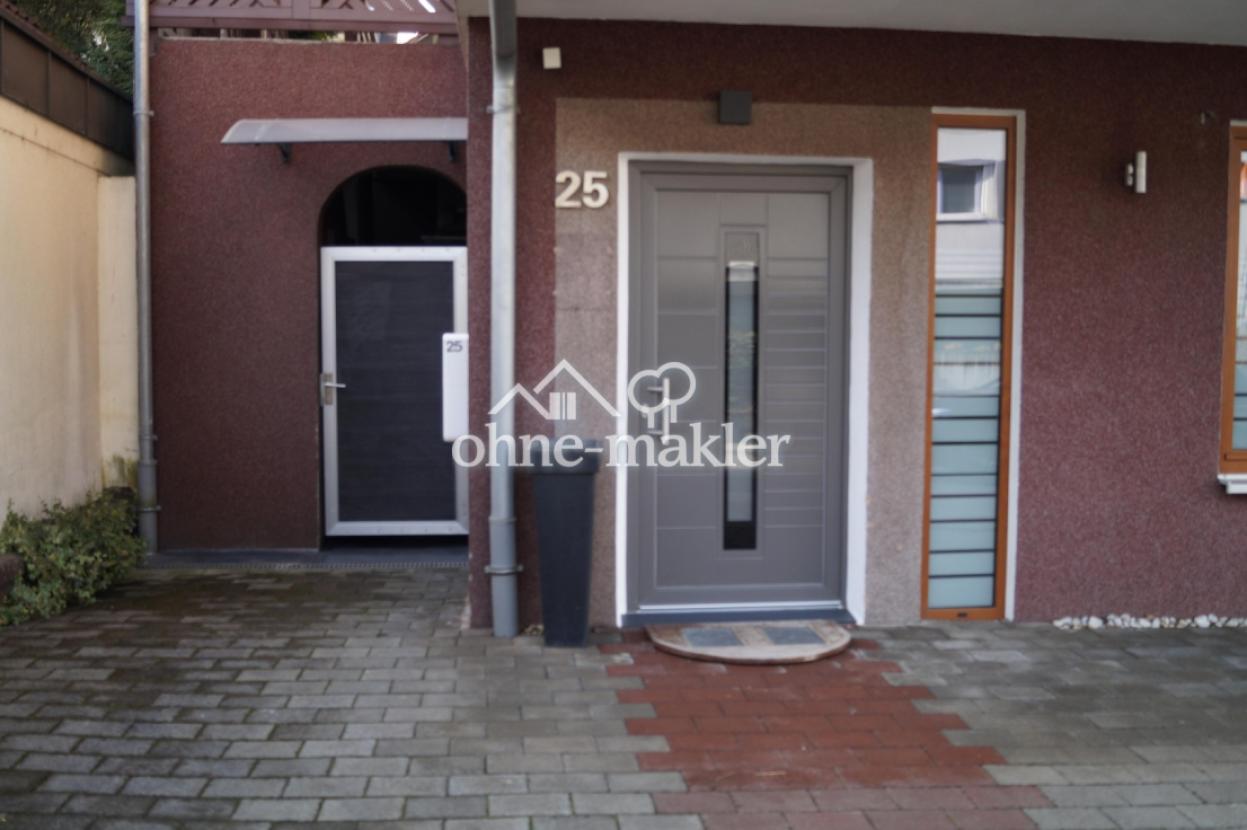 Wohnung und Hauseingang