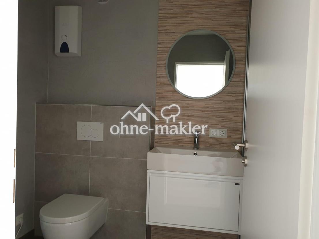 Badezimmer - modern eingericht