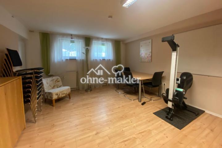 Arbeitszimmer im Untergeschoß