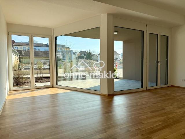 Wohnzimmer und Loggia