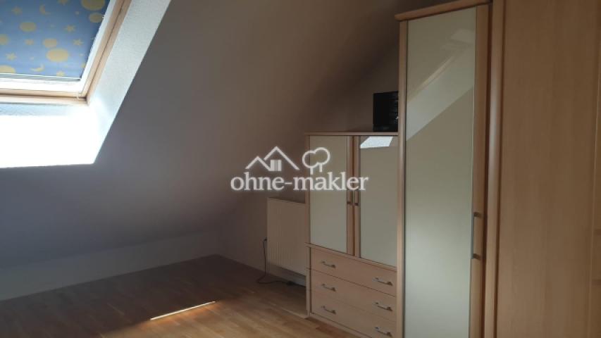 Schlafzimmer mit Einbauschrank