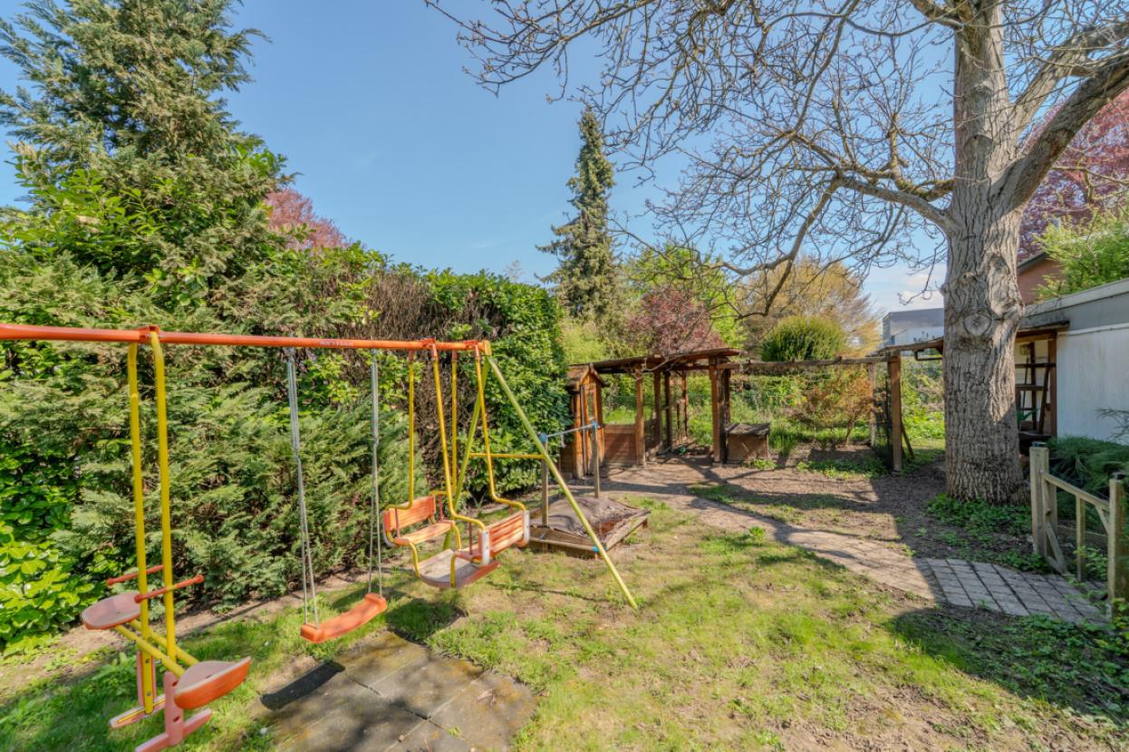Garten mit Hühnerstall 