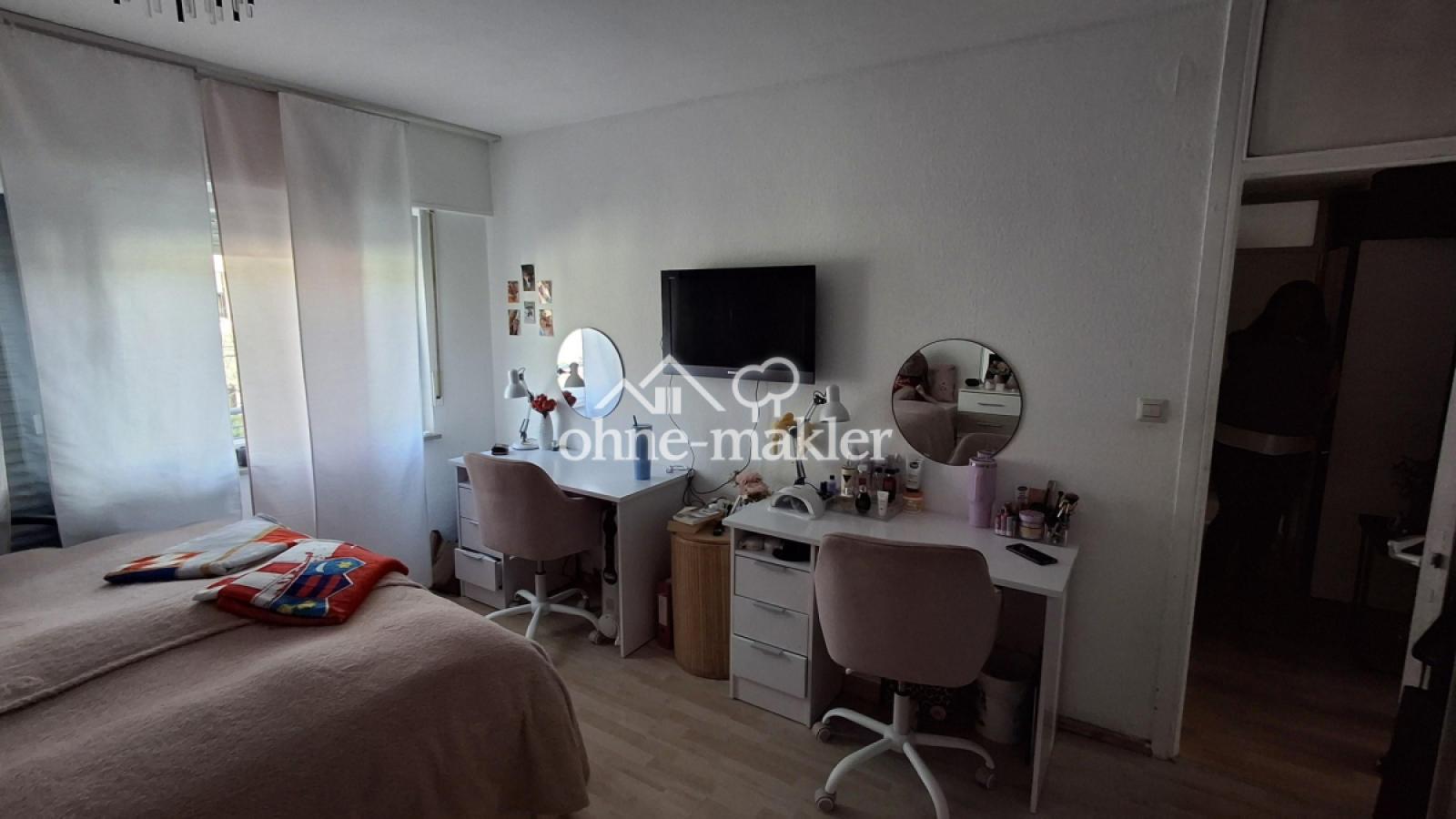 Eigentliches Schlafzimmer