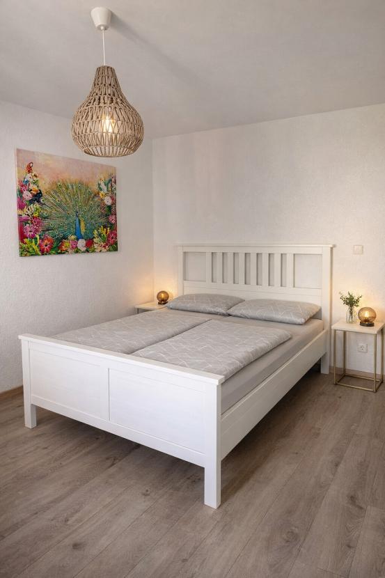 Schlafzimmer 1