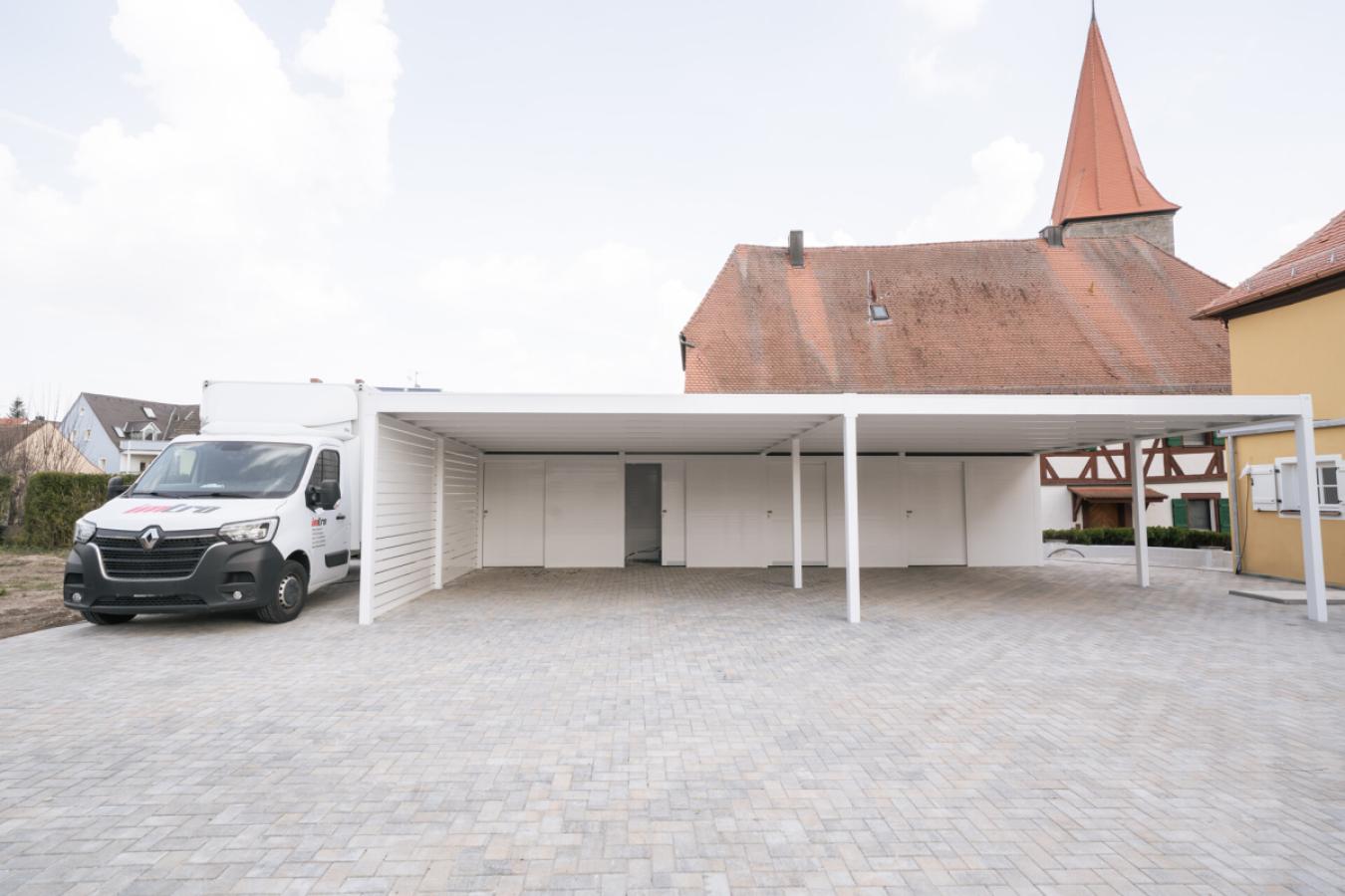 Carport und Freiplatz