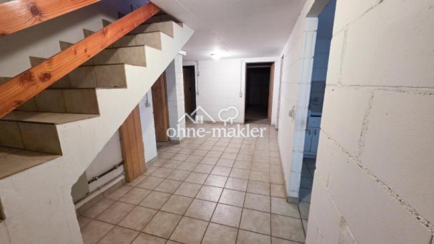 Haus 1 Keller Flur