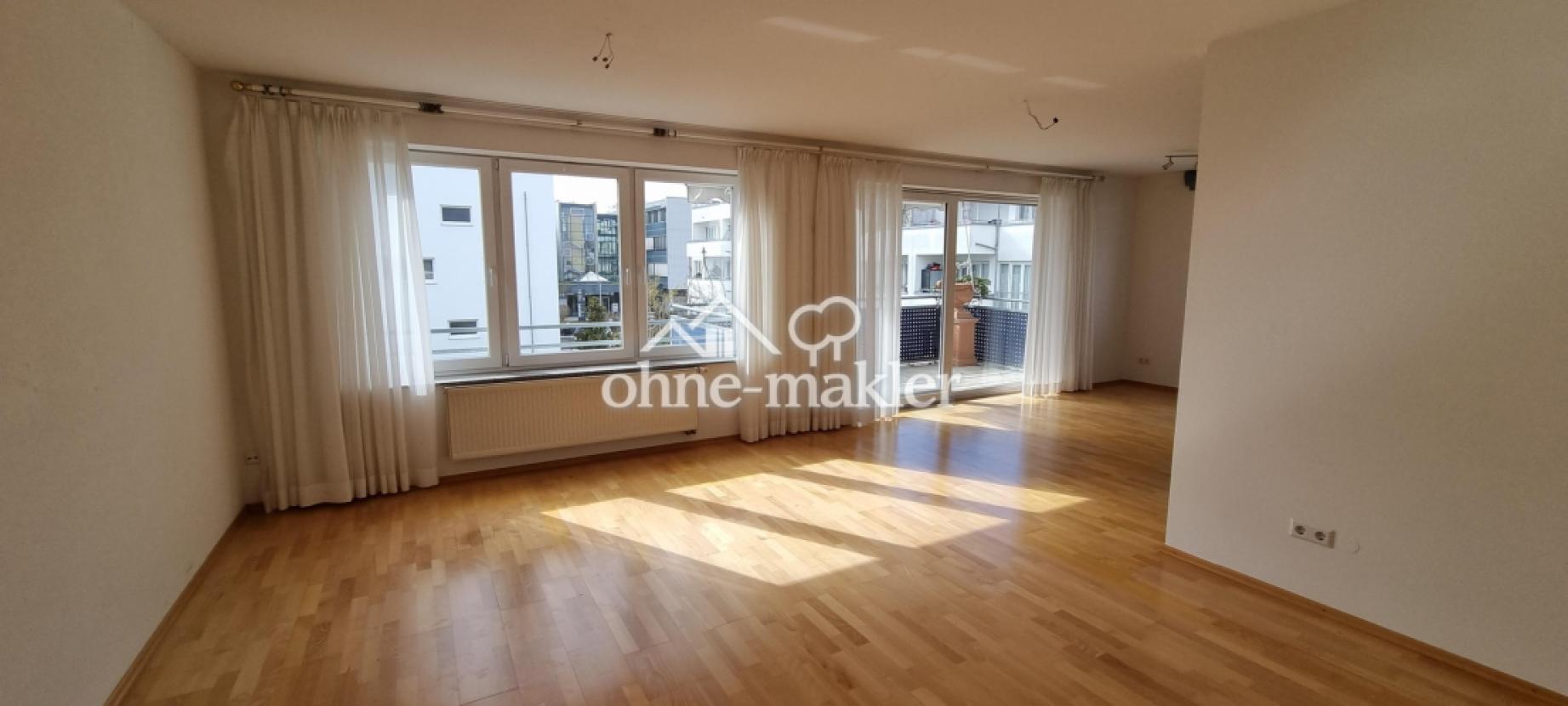 WZ, gr. Fenster, Balkontüre