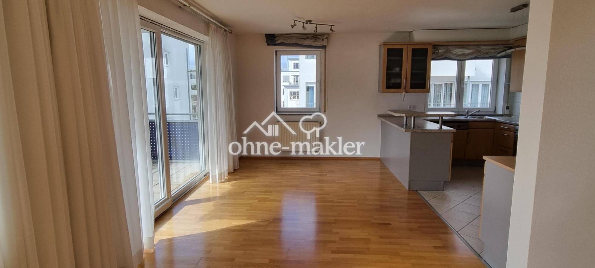 EZ, Balkontüre, offene Küche