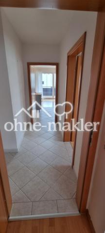 1. Flur, re->li zur Küche