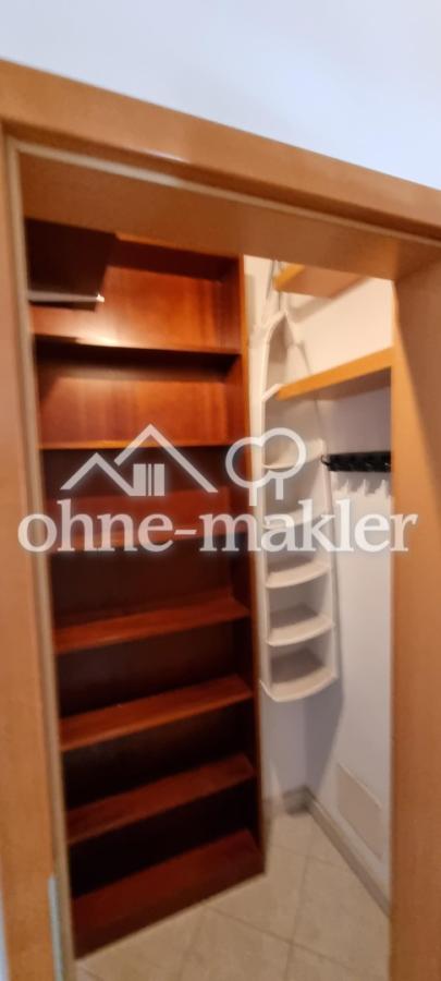 1. Flur, 1.Tür li, Abstellraum